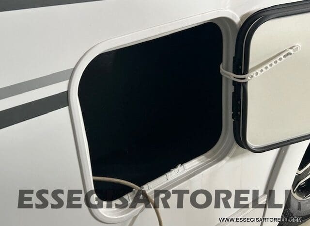 ADRIA SONIC PLUS 700 DL GARAGE 140 cv letti gemelli GAMMA 2025 FACE TO FACE AUTOMATICO pieno