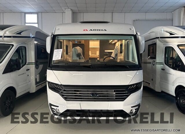 ADRIA SONIC PLUS 700 DL GARAGE 140 cv letti gemelli GAMMA 2025 FACE TO FACE AUTOMATICO pieno