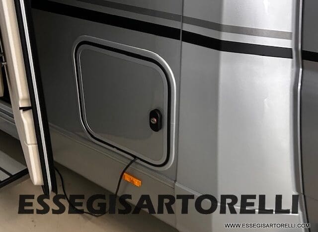 ADRIA MATRIX SUPREME EDITION M 670 DC LETTO NAUTICO E BASCULANTE pieno