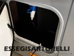 ADRIA MATRIX SUPREME EDITION M 670 DC LETTO NAUTICO E BASCULANTE pieno