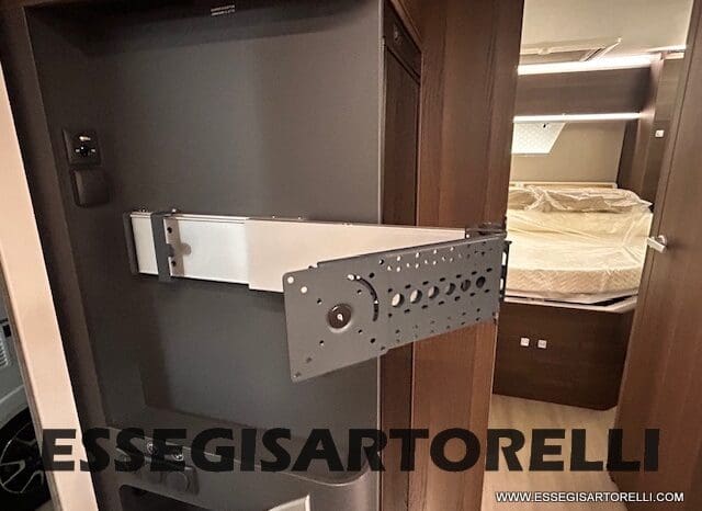 ADRIA MATRIX SUPREME EDITION M 670 DC LETTO NAUTICO E BASCULANTE pieno