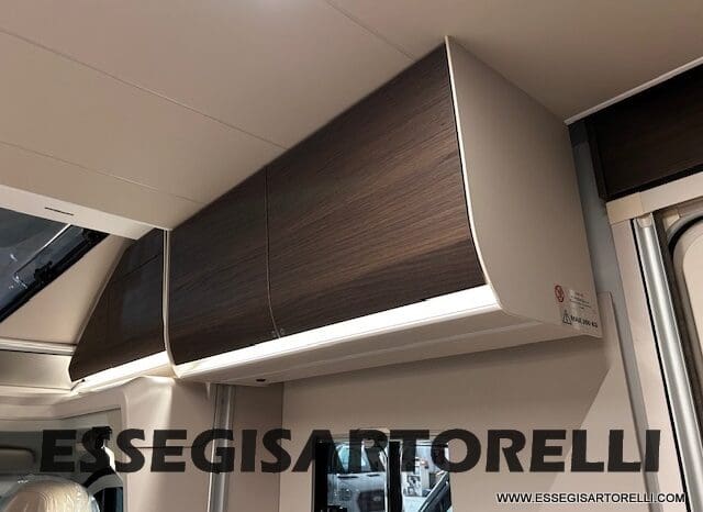 ADRIA MATRIX SUPREME EDITION M 670 DC LETTO NAUTICO E BASCULANTE pieno