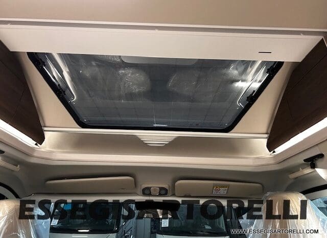 ADRIA MATRIX SUPREME EDITION M 670 DC LETTO NAUTICO E BASCULANTE pieno