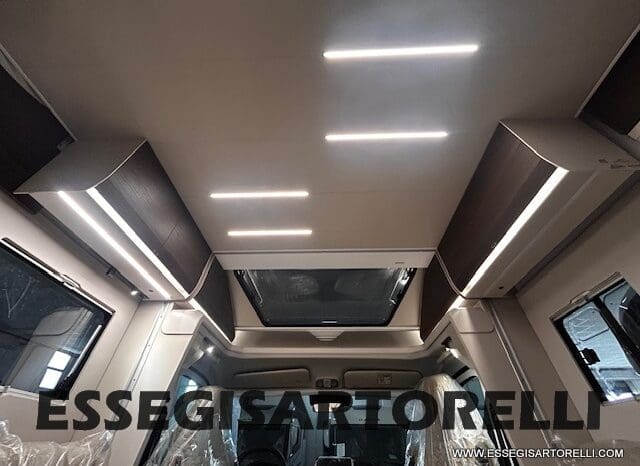 ADRIA MATRIX SUPREME EDITION M 670 DC LETTO NAUTICO E BASCULANTE pieno