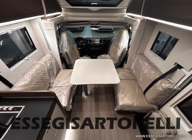 ADRIA MATRIX SUPREME EDITION M 670 DC LETTO NAUTICO E BASCULANTE pieno