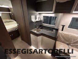 ADRIA MATRIX SUPREME EDITION M 670 DC LETTO NAUTICO E BASCULANTE pieno