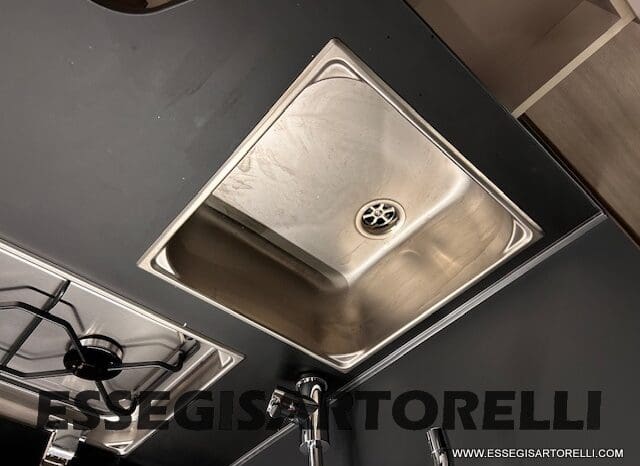 ADRIA MATRIX SUPREME EDITION M 670 DC LETTO NAUTICO E BASCULANTE pieno