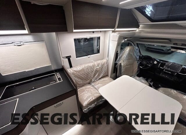 ADRIA MATRIX SUPREME EDITION M 670 DC LETTO NAUTICO E BASCULANTE pieno