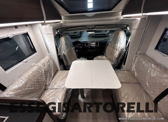 ADRIA MATRIX SUPREME EDITION M 670 DC LETTO NAUTICO E BASCULANTE pieno