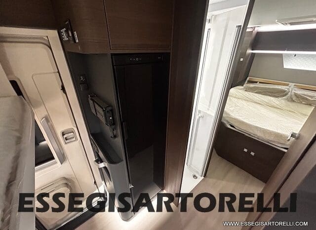 ADRIA MATRIX SUPREME EDITION M 670 DC LETTO NAUTICO E BASCULANTE pieno