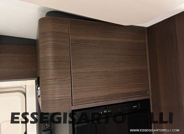 ADRIA MATRIX SUPREME EDITION M 670 DC LETTO NAUTICO E BASCULANTE pieno