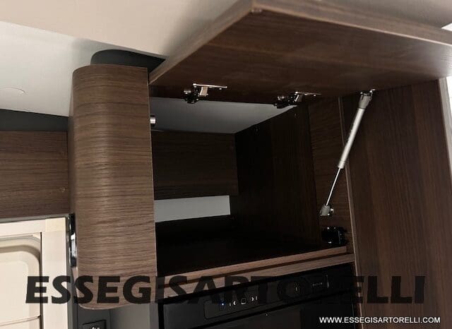 ADRIA MATRIX SUPREME EDITION M 670 DC LETTO NAUTICO E BASCULANTE pieno