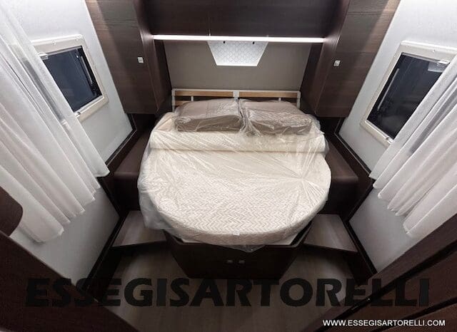 ADRIA MATRIX SUPREME EDITION M 670 DC LETTO NAUTICO E BASCULANTE pieno