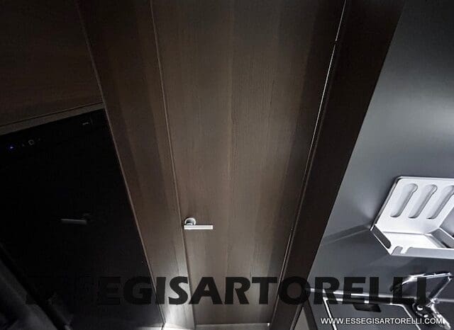 ADRIA MATRIX SUPREME EDITION M 670 DC LETTO NAUTICO E BASCULANTE pieno