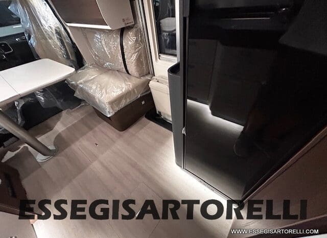 ADRIA MATRIX SUPREME EDITION M 670 DC LETTO NAUTICO E BASCULANTE pieno