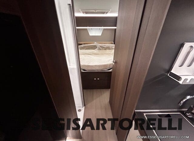 ADRIA MATRIX SUPREME EDITION M 670 DC LETTO NAUTICO E BASCULANTE pieno