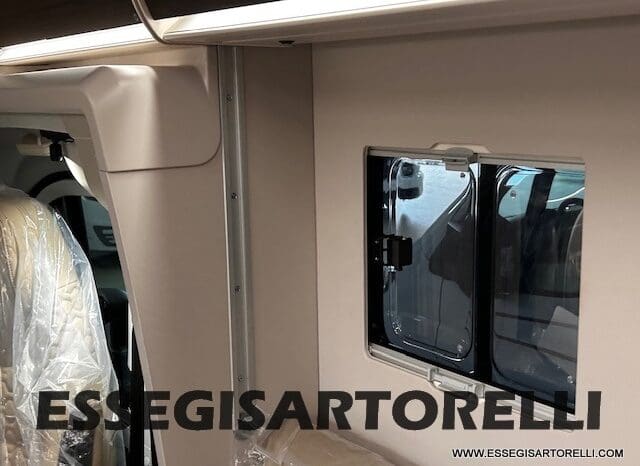 ADRIA MATRIX SUPREME EDITION M 670 DC LETTO NAUTICO E BASCULANTE pieno