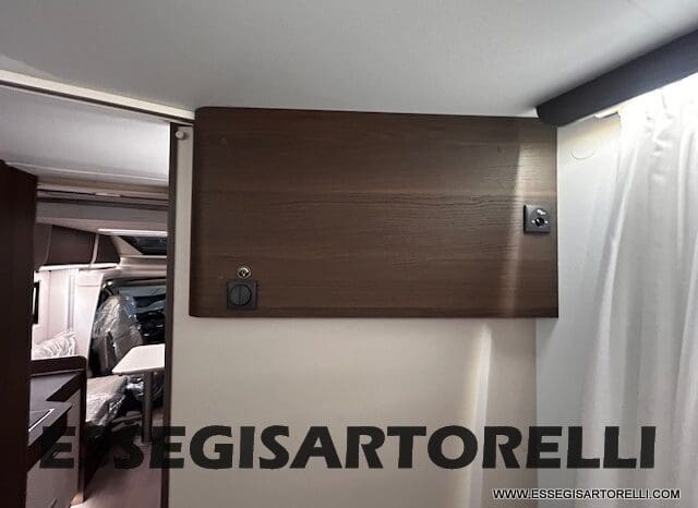 ADRIA MATRIX SUPREME EDITION M 670 DC LETTO NAUTICO E BASCULANTE pieno