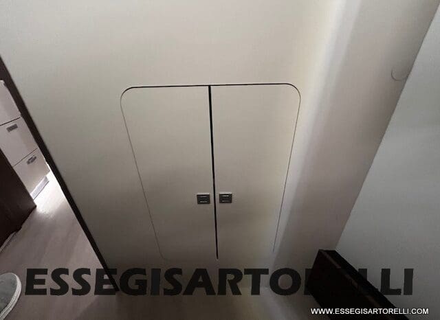 ADRIA MATRIX SUPREME EDITION M 670 DC LETTO NAUTICO E BASCULANTE pieno