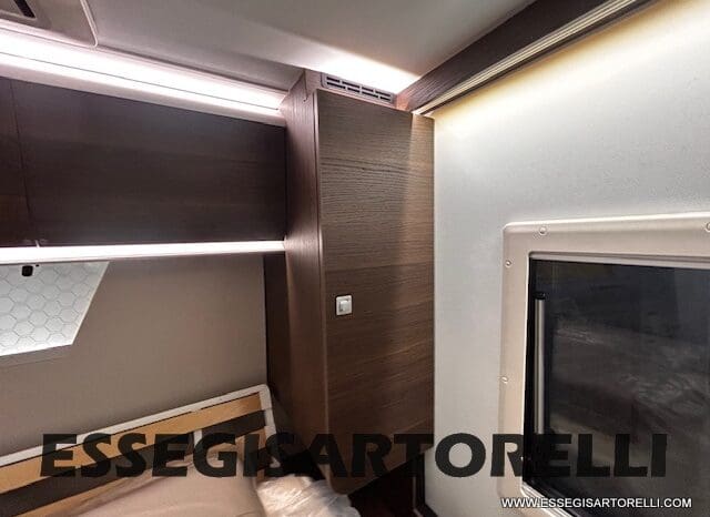ADRIA MATRIX SUPREME EDITION M 670 DC LETTO NAUTICO E BASCULANTE pieno