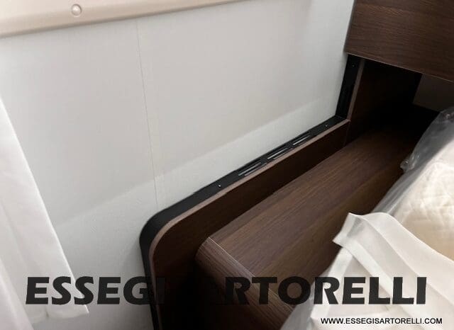 ADRIA MATRIX SUPREME EDITION M 670 DC LETTO NAUTICO E BASCULANTE pieno