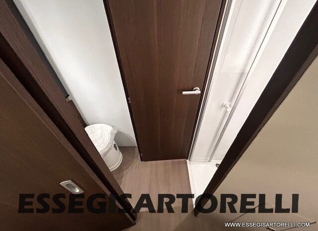 ADRIA MATRIX SUPREME EDITION M 670 DC LETTO NAUTICO E BASCULANTE pieno