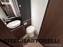 ADRIA MATRIX SUPREME EDITION M 670 DC LETTO NAUTICO E BASCULANTE pieno