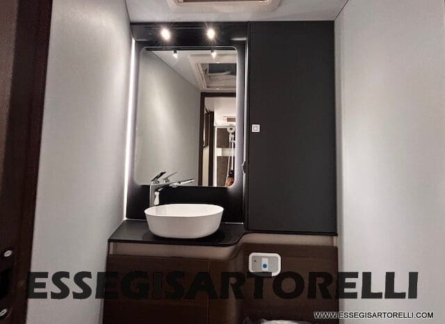 ADRIA MATRIX SUPREME EDITION M 670 DC LETTO NAUTICO E BASCULANTE pieno