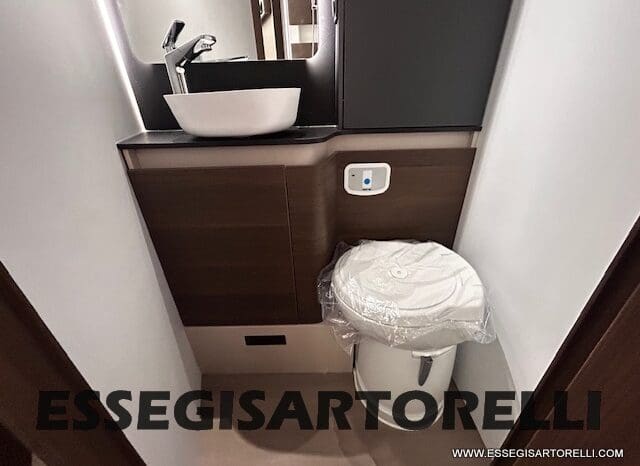 ADRIA MATRIX SUPREME EDITION M 670 DC LETTO NAUTICO E BASCULANTE pieno