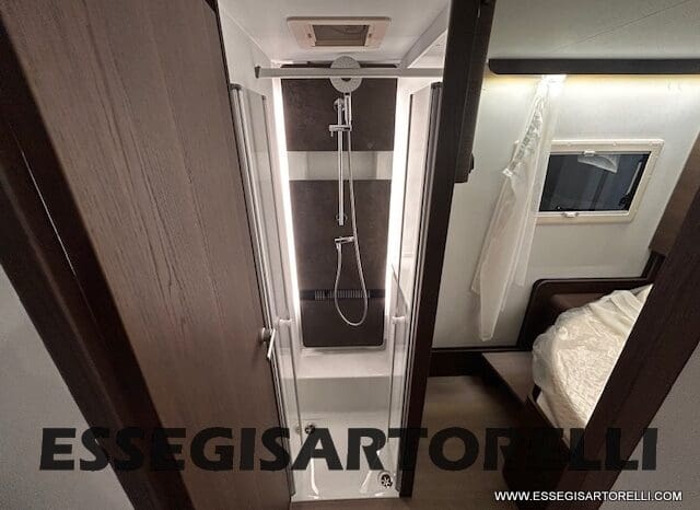 ADRIA MATRIX SUPREME EDITION M 670 DC LETTO NAUTICO E BASCULANTE pieno