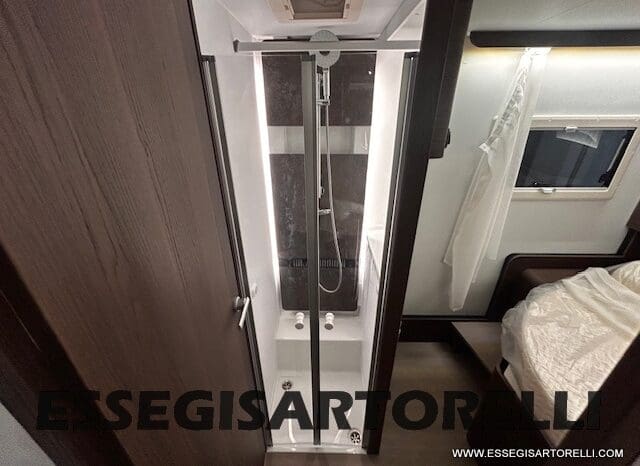 ADRIA MATRIX SUPREME EDITION M 670 DC LETTO NAUTICO E BASCULANTE pieno