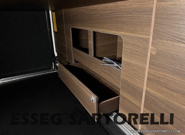 ADRIA MATRIX SUPREME EDITION M 670 DC LETTO NAUTICO E BASCULANTE pieno