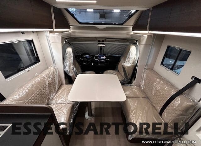 ADRIA MATRIX SUPREME EDITION M 670 DC LETTO NAUTICO E BASCULANTE pieno