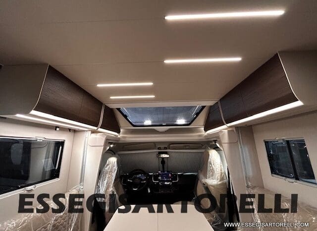 ADRIA MATRIX SUPREME EDITION M 670 DC LETTO NAUTICO E BASCULANTE pieno