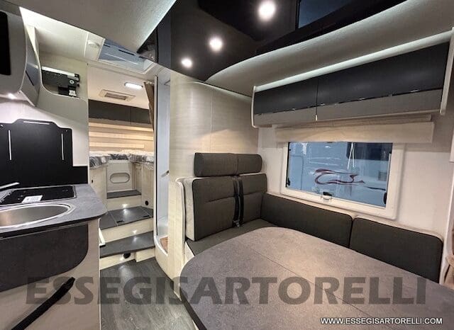 CHAUSSON TITANIUM 627 170 CV AUTOMATICO GEMELLI 699 CM 12/2024 KM 4.900 pieno