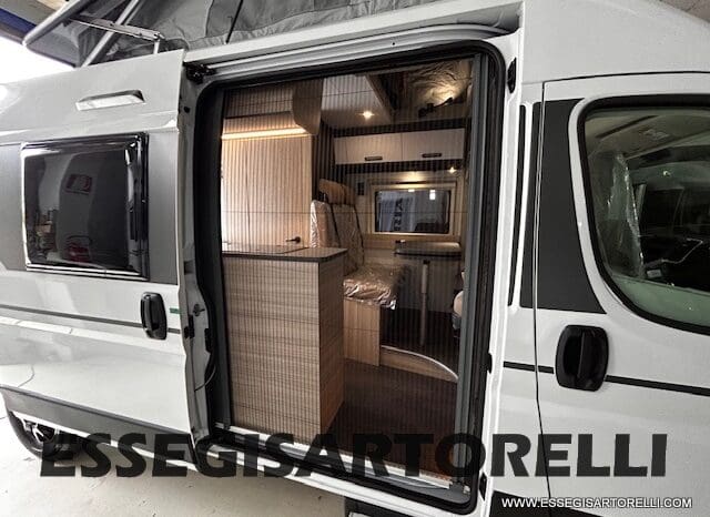 ADRIA V 60 SP TENT TOP CAMPER PURO TRUMA DIESEL 599 CM pieno