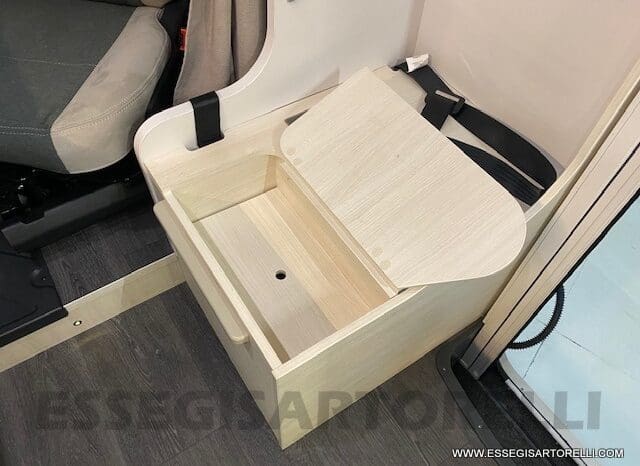 CHAUSSON TITANIUM 627 170 CV AUTOMATICO GEMELLI 699 CM 12/2024 KM 4.900 pieno