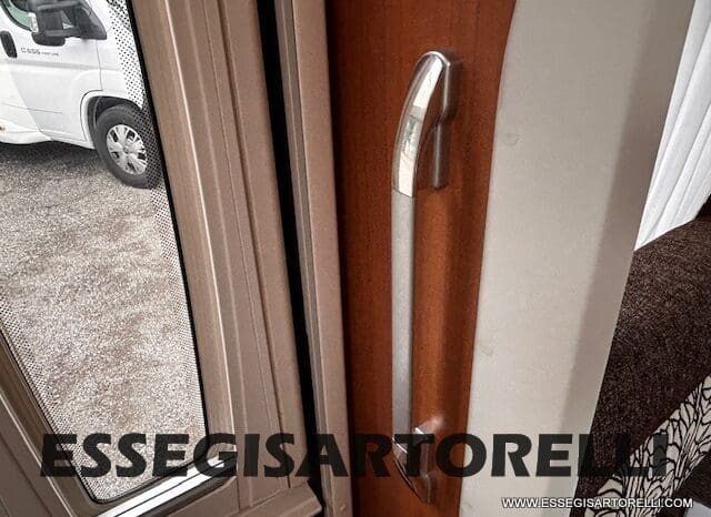 HOBBY EXCELLENT 455 UF CLIMA E MOVER CARAVAN 4 POSTI 2012 1.250 KG pieno