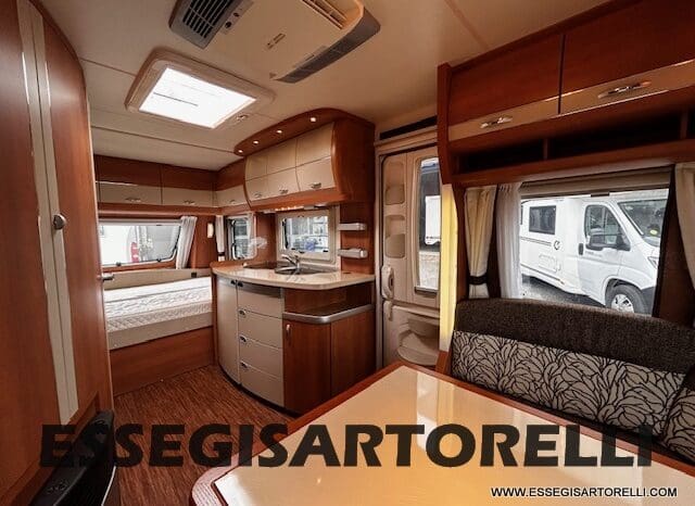 HOBBY EXCELLENT 455 UF CLIMA E MOVER CARAVAN 4 POSTI 2012 1.250 KG pieno