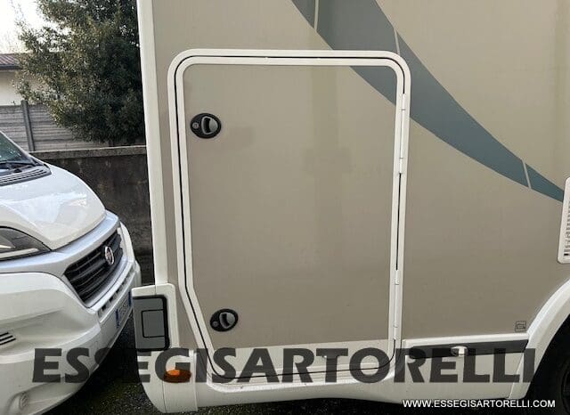 CHAUSSON TITANIUM 644 AUTOMATICO SEMINTEGRALE BASCULANTE E GARAGE 5P 12/2020 pieno