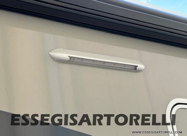 CHAUSSON TITANIUM 644 AUTOMATICO SEMINTEGRALE BASCULANTE E GARAGE 5P 12/2020 pieno