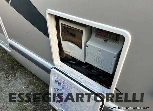 CHAUSSON TITANIUM 644 AUTOMATICO SEMINTEGRALE BASCULANTE E GARAGE 5P 12/2020 pieno