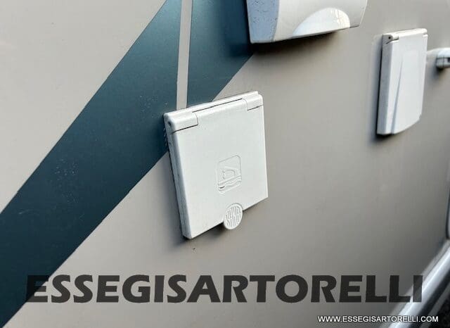 CHAUSSON TITANIUM 644 AUTOMATICO SEMINTEGRALE BASCULANTE E GARAGE 5P 12/2020 pieno