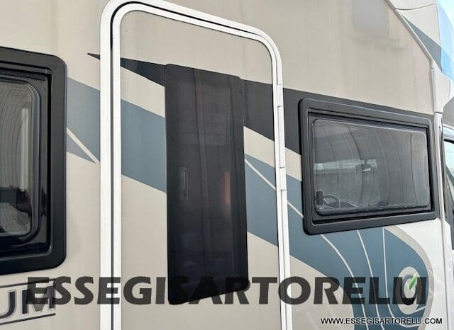 CHAUSSON TITANIUM 644 AUTOMATICO SEMINTEGRALE BASCULANTE E GARAGE 5P 12/2020 pieno