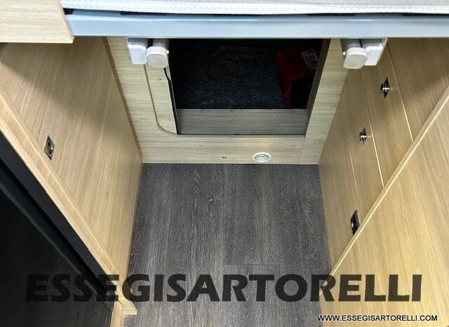 CHAUSSON TITANIUM 644 AUTOMATICO SEMINTEGRALE BASCULANTE E GARAGE 5P 12/2020 pieno