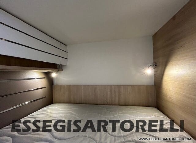 CHAUSSON TITANIUM 644 AUTOMATICO SEMINTEGRALE BASCULANTE E GARAGE 5P 12/2020 pieno
