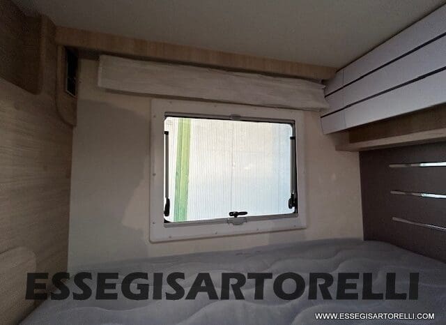 CHAUSSON TITANIUM 644 AUTOMATICO SEMINTEGRALE BASCULANTE E GARAGE 5P 12/2020 pieno