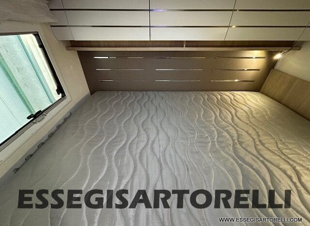 CHAUSSON TITANIUM 644 AUTOMATICO SEMINTEGRALE BASCULANTE E GARAGE 5P 12/2020 pieno