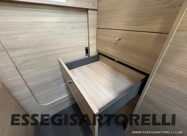 CHAUSSON TITANIUM 644 AUTOMATICO SEMINTEGRALE BASCULANTE E GARAGE 5P 12/2020 pieno