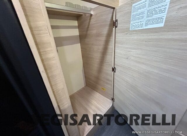 CHAUSSON TITANIUM 644 AUTOMATICO SEMINTEGRALE BASCULANTE E GARAGE 5P 12/2020 pieno